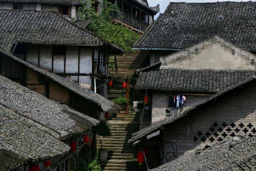 街边10元鸡排还赠饮料,为何如此便宜?炸鸡店老员工说出“猫腻”